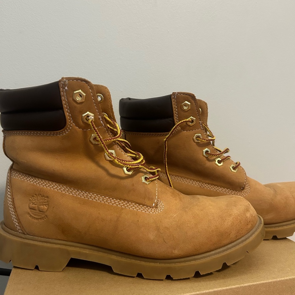 Timberland Women's Tan Boots with PrimaLoft